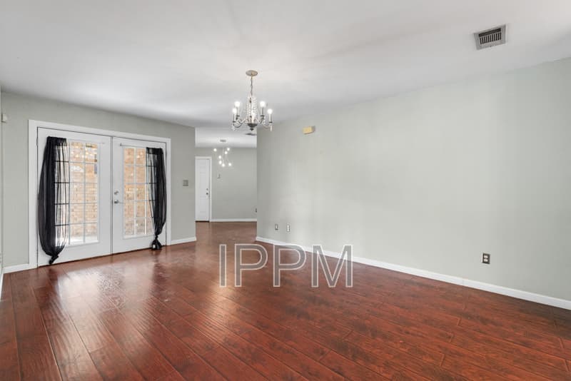 Brownsville House: 5233 ClearView