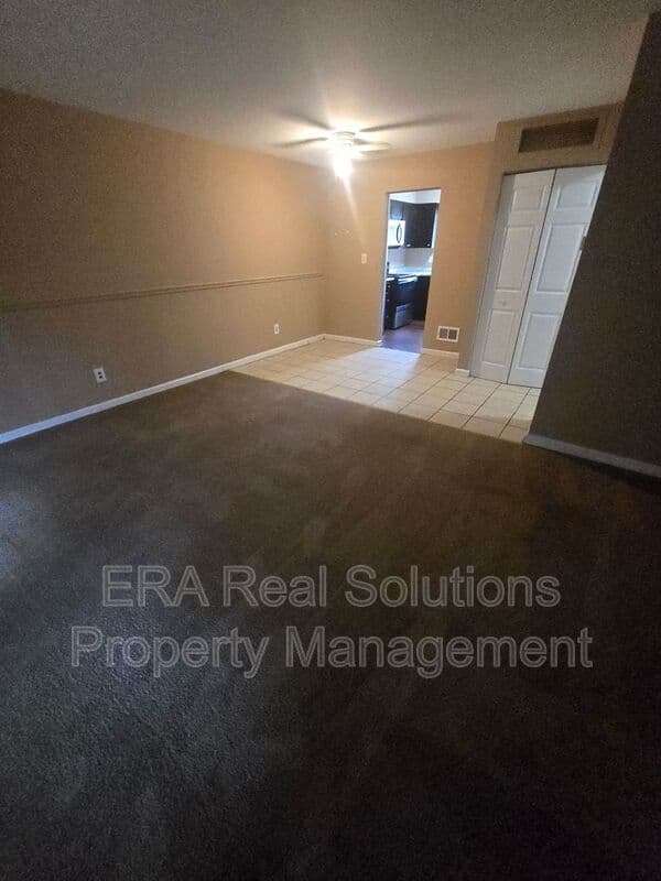 Columbus House: 2324 N WOODBROOK E CR
