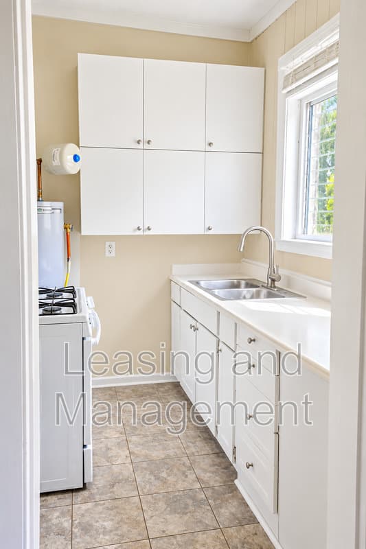 Charleston Condo: 7 Bee Street