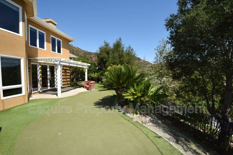 LAKE SHERWOOD House: 1674 BUSHGROVE CT