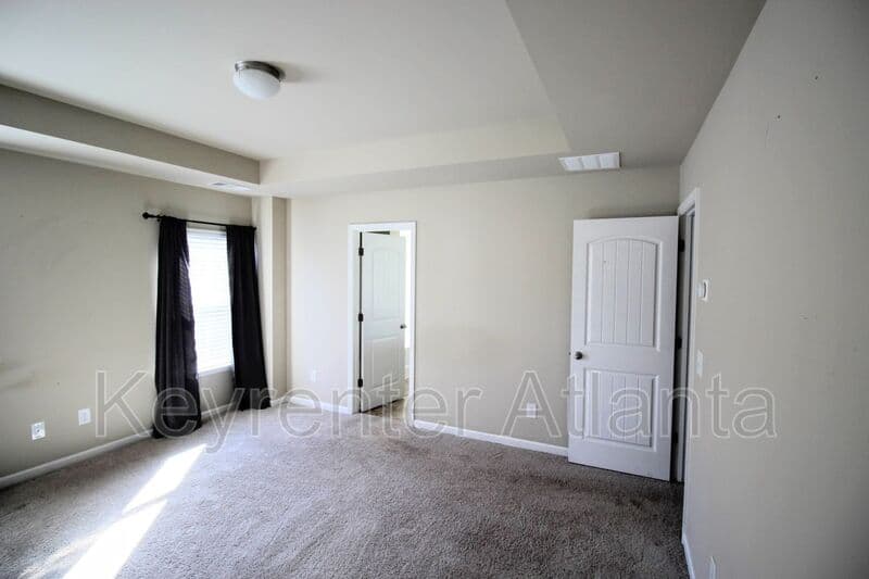 Dallas House: 12 Crown Dr