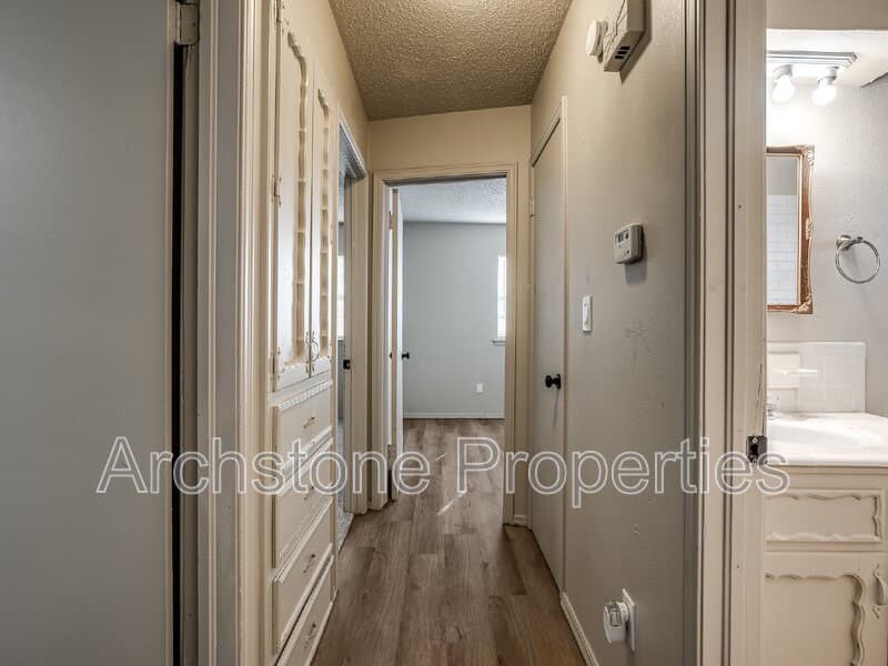 Midwest City House: 1309 Hickory Lane
