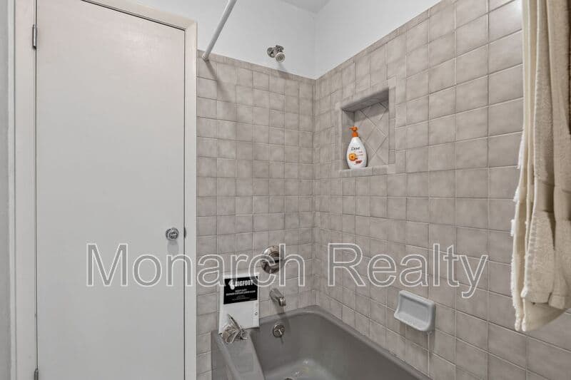 Gainesville House: 1326 Northwest 57th Street