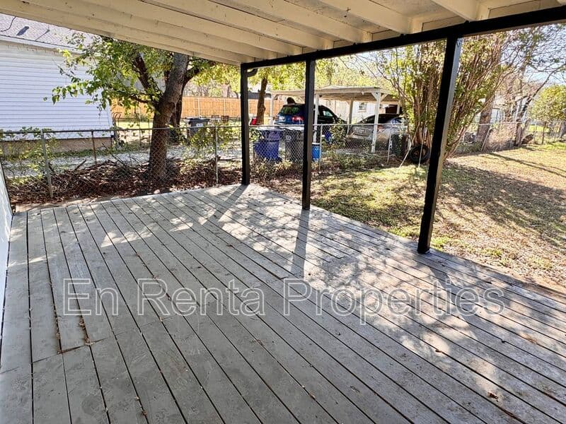 Fort Worth House: 6037 Graham St.