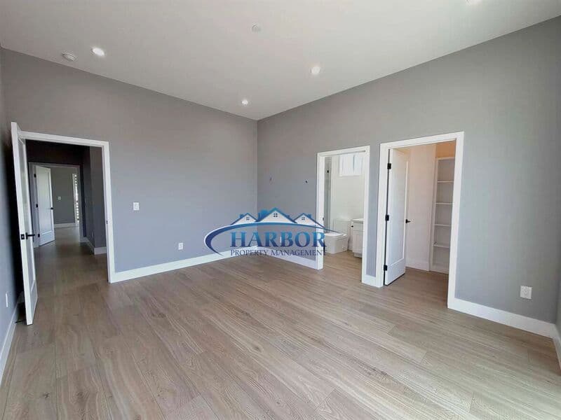 Torrance House: 2126 W 238th Street