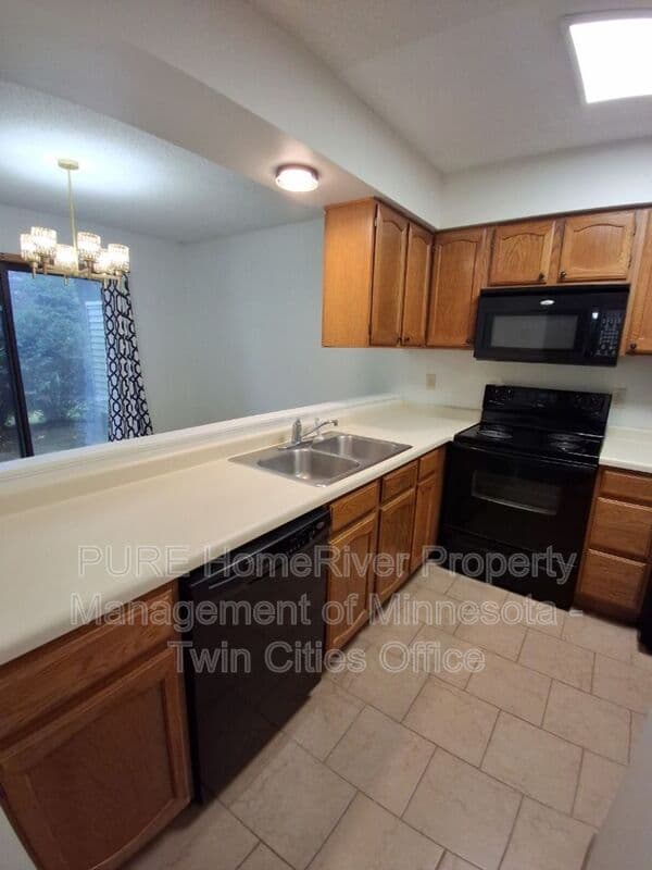 Rochester Townhome: 24 Elton Ridge Ct NW