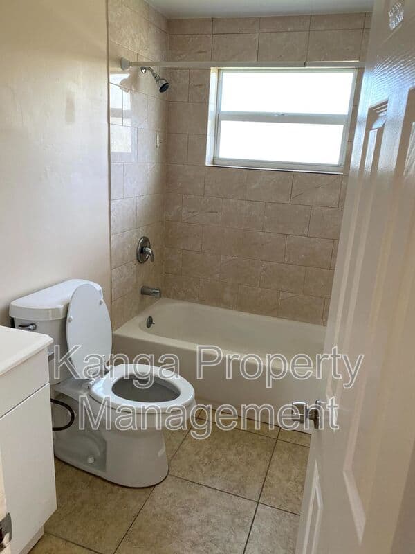 Lake Worth Condo: 4821 Vermont Ave