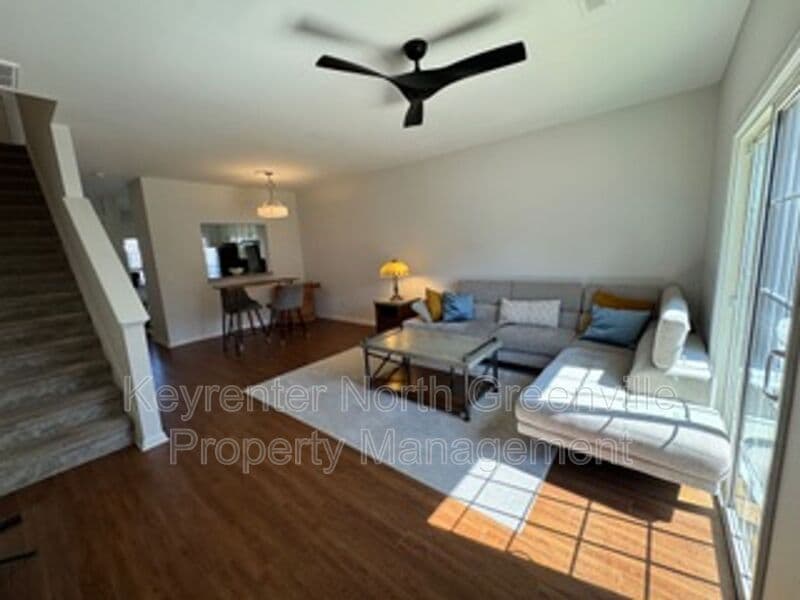 Greenville House: 612 Graythorn Ln