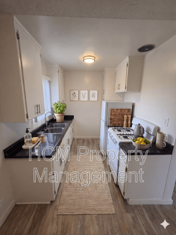 Culver City House: 4714 S. Slauson Ave
