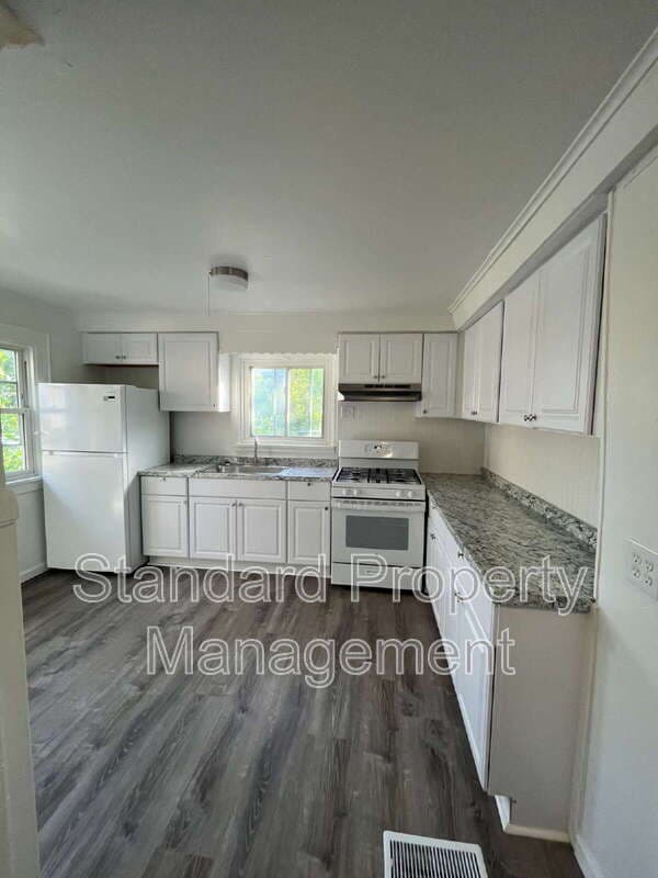 Rochester Condo: 294 Carter St (Apt 2)