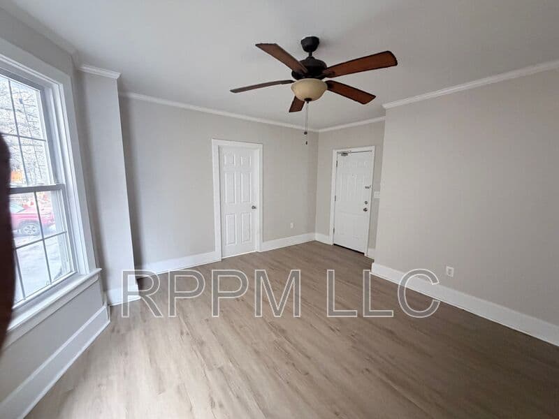 East Orange Condo: 106 N 16th St #1