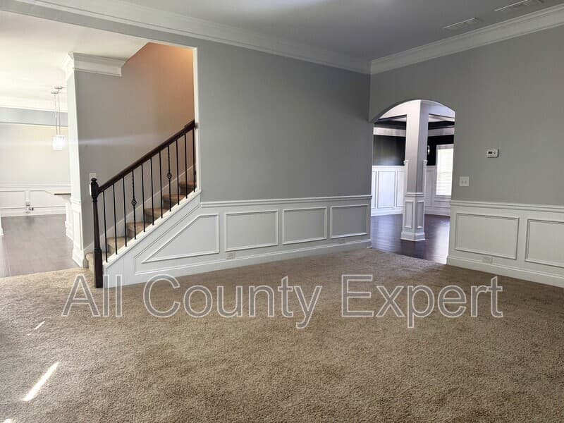 Cumming House: 4215 Hopewell Manor Drive