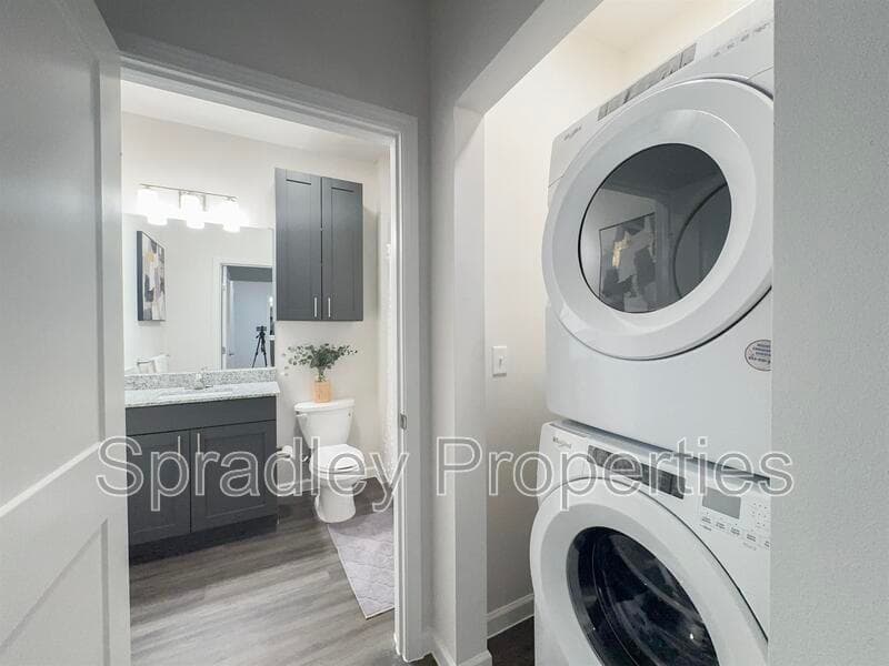 Belton Condo: 710 Shine St. Apt 2204
