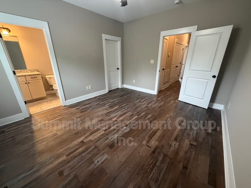 Jackson Condo: 860 S Harkness Street, Unit D