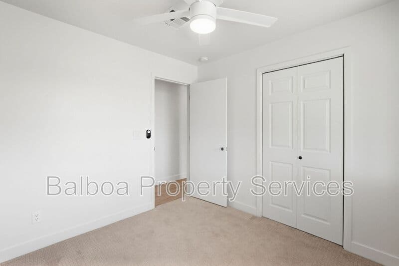 Gilbert House: 1 N Cottonwood Dr
