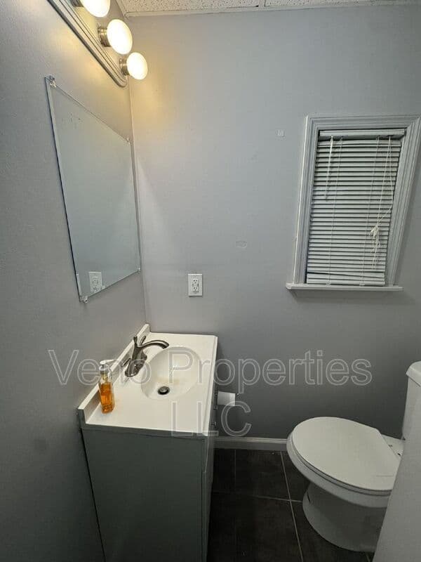 Cohoes House: 1 Cataract Street