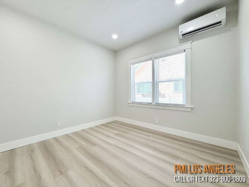 Los Angeles House: 1313 West 84th Place