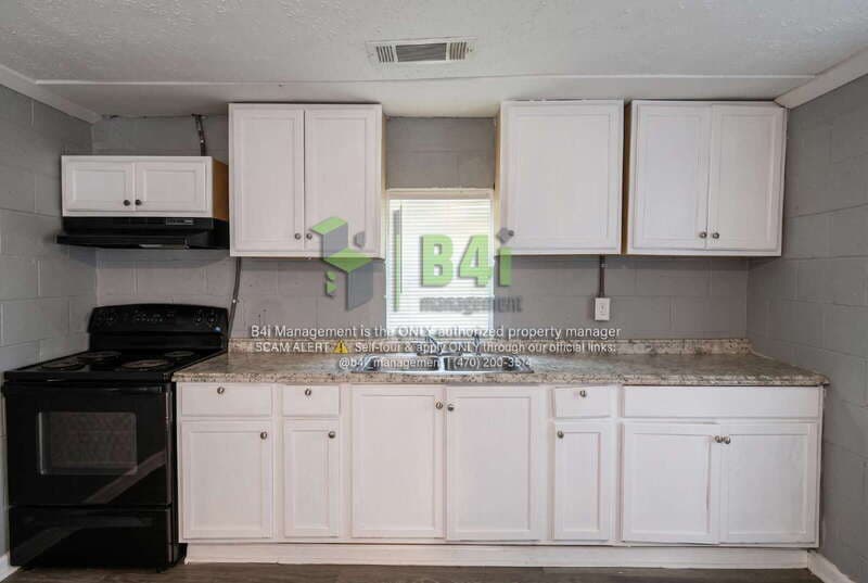 Thomaston House: 1205 Spring Street