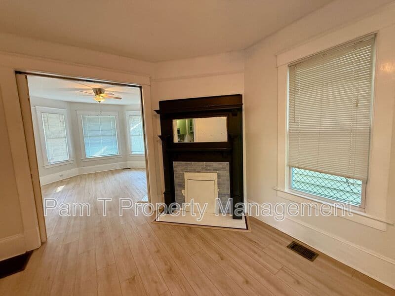 Savannah House: 611 W 44th St