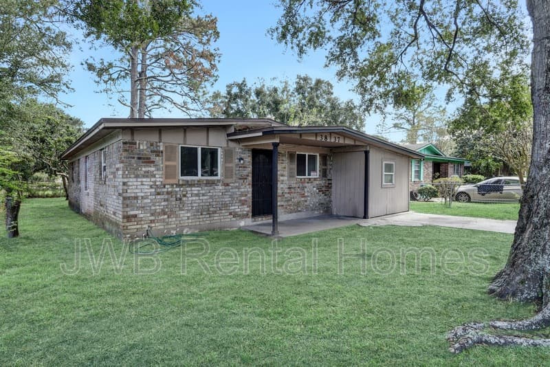 Jacksonville House: 3837 Nancy St