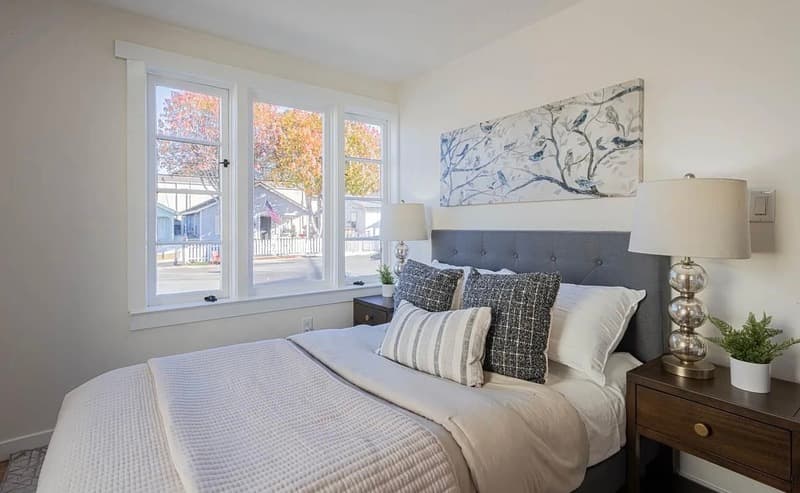 Monterey House: 518 Cortes St