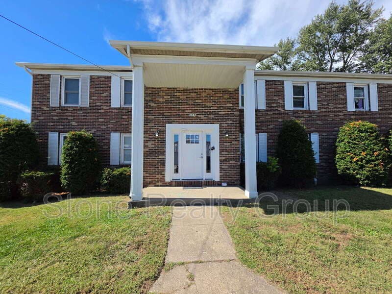 Paris Condo: 625 S Austin St