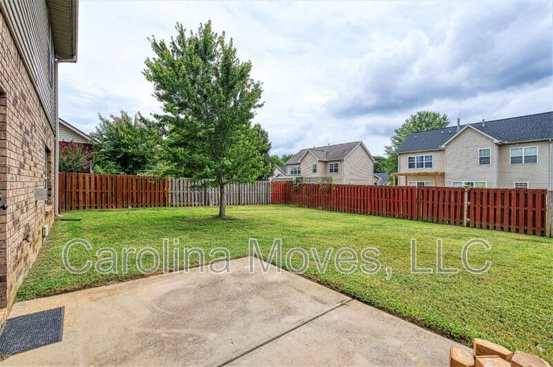 Spartanburg House: 836 Bayshore Lane
