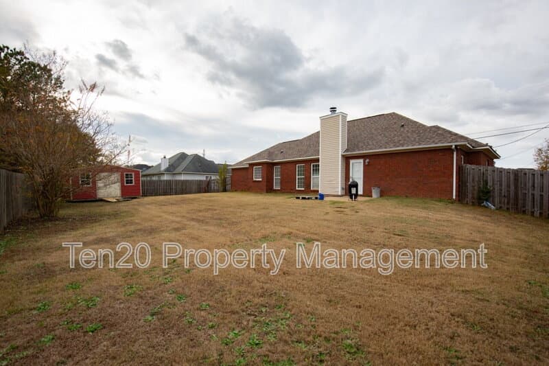 Phenix City House: 25 Kalin Street