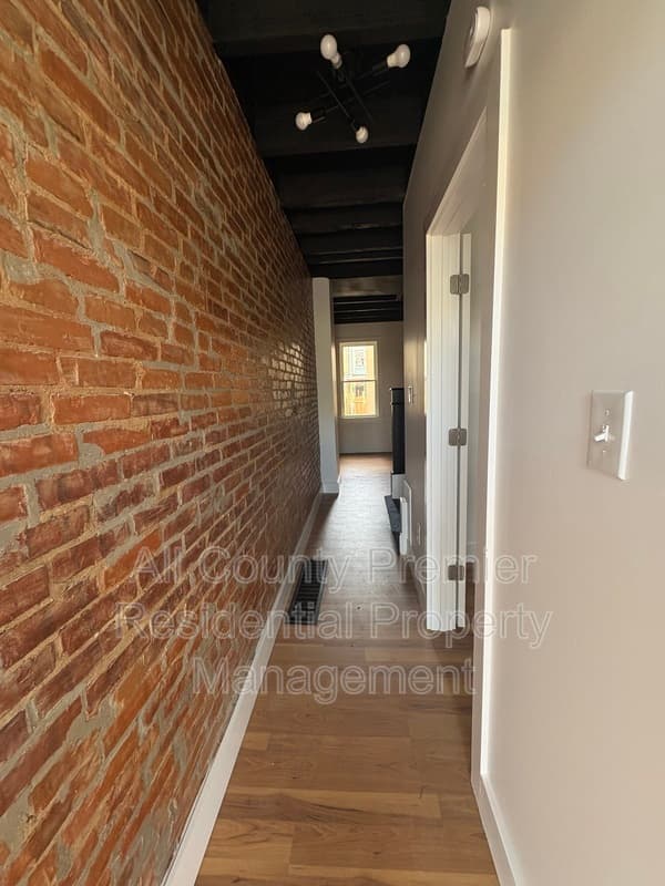 Camden House: 118 Vine Street