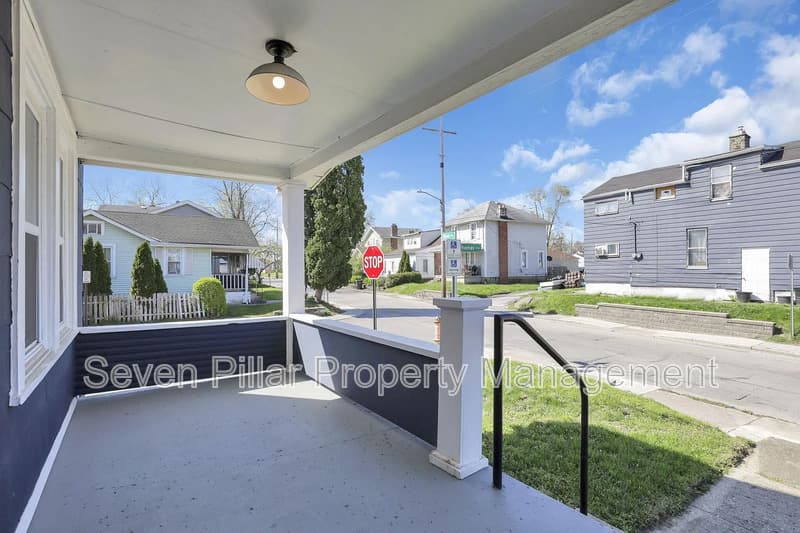 Columbus House: 522 Ryan Ave