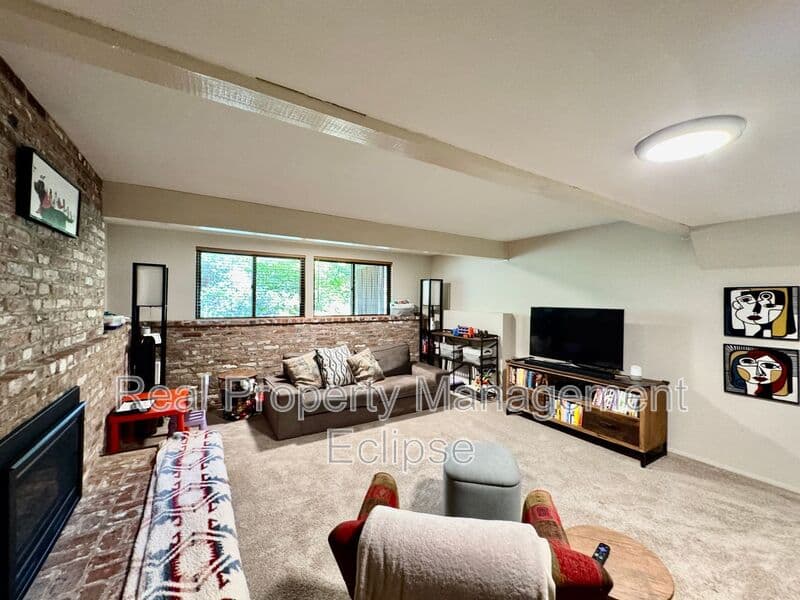 Bellevue House: 15130 SE 47th PL
