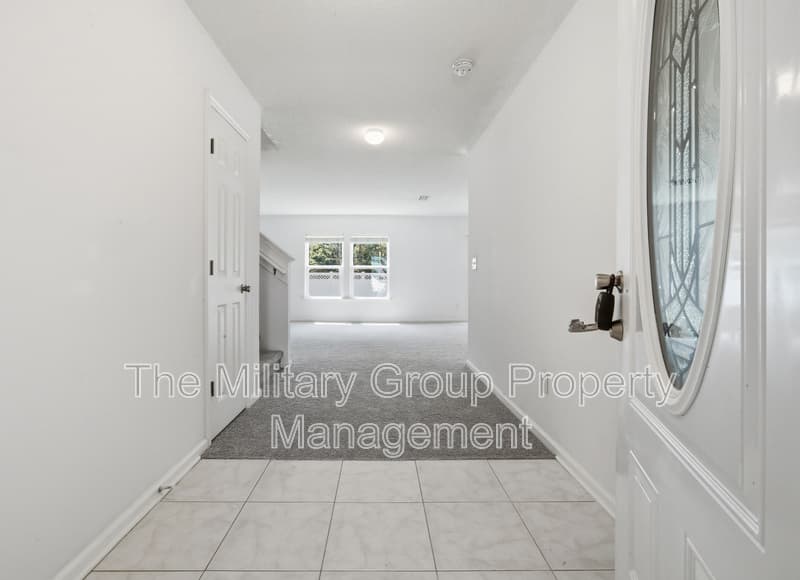 Orange Park House: 391 Hepburn Rd