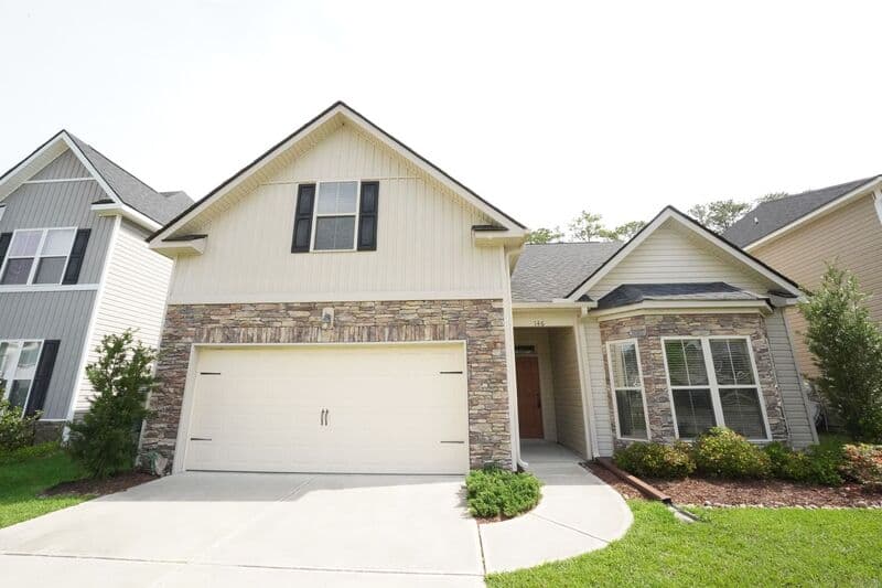 Savannah House: 146 Laguna Way