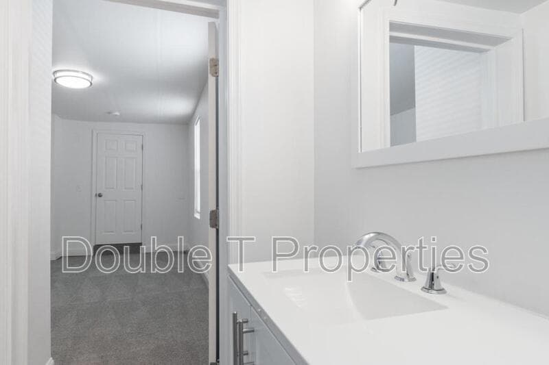 Baltimore Townhome: 737 N Chester St