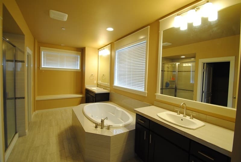 Redmond House: 15945 NE 117th St