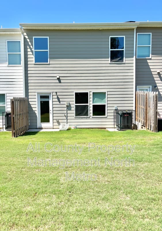 Adairsville Townhome: 305 Rolling Green Road