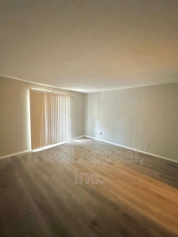 Marietta House: 214 Smokerise Cir SE