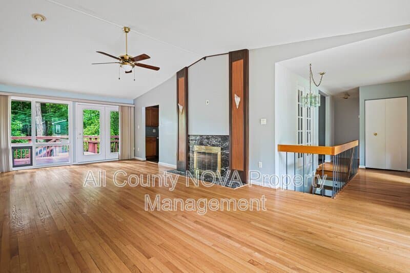 Dunn Loring House: 8108 Timber Valley Ct