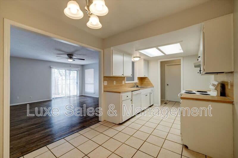 Oklahoma City House: 8302 NW 8th Street
