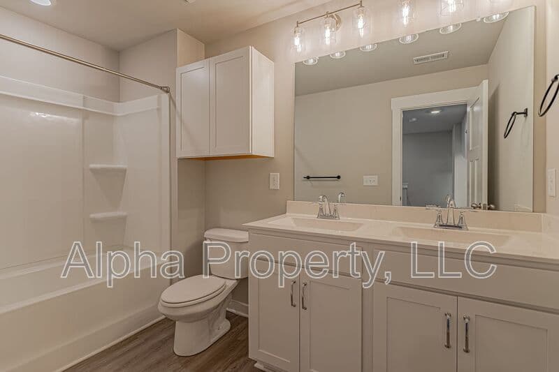 Greer Townhome: 38 Grey Oak Trl