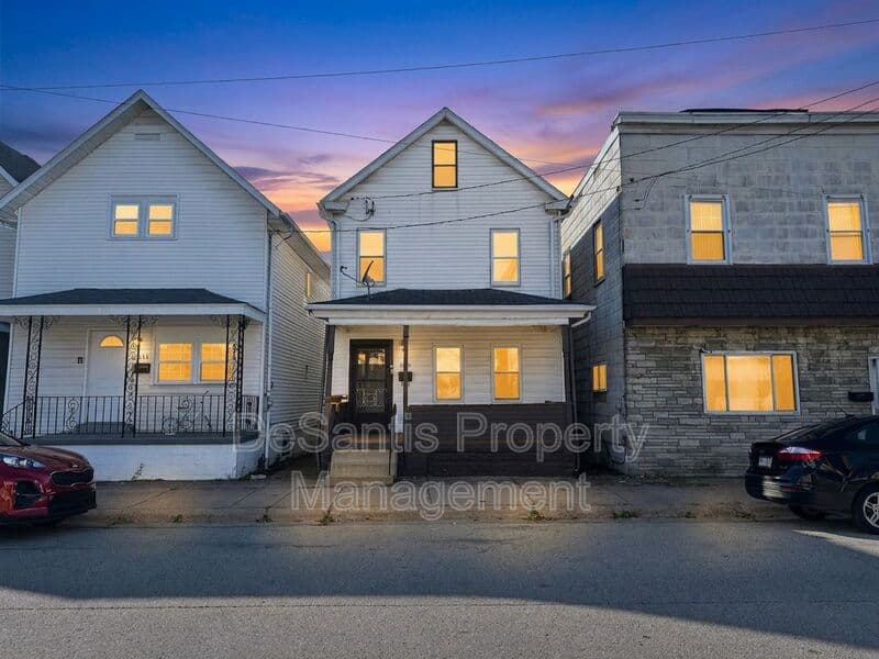 New Kensington House: 1613 Fourth Avenue