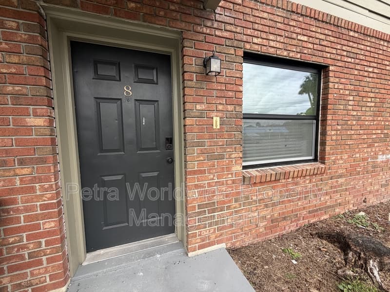 Eustis Condo: 900 N Bay Street