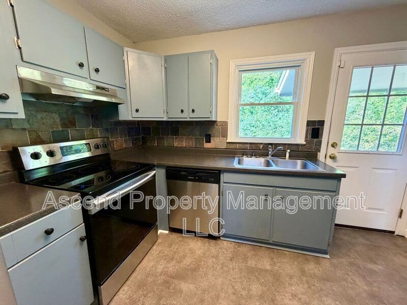 Chattanooga House: 7707 Canyon Dr