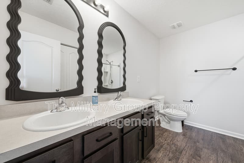 Jacksonville House: 15729 Equine Gait Dr