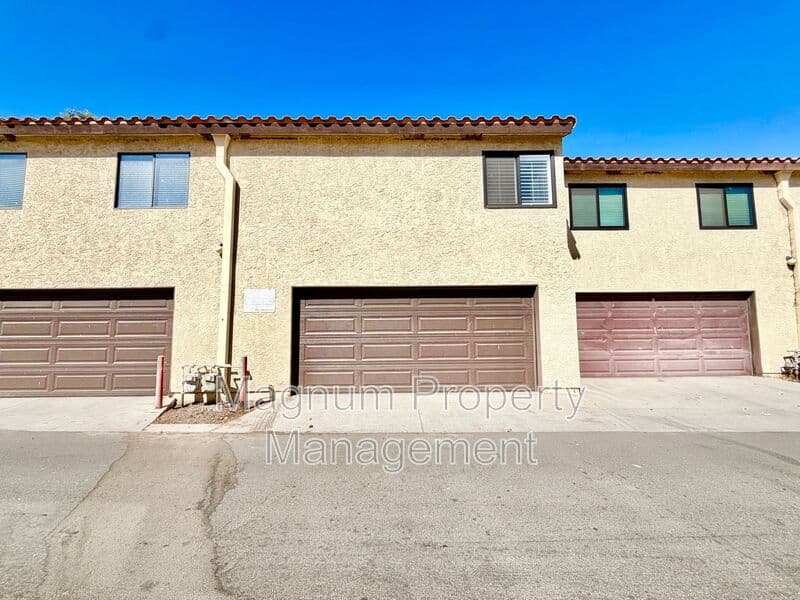 Hemet House: 25524 Sharp Dr