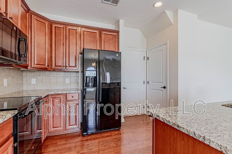 Greer Townhome: 12 Irvington Dr