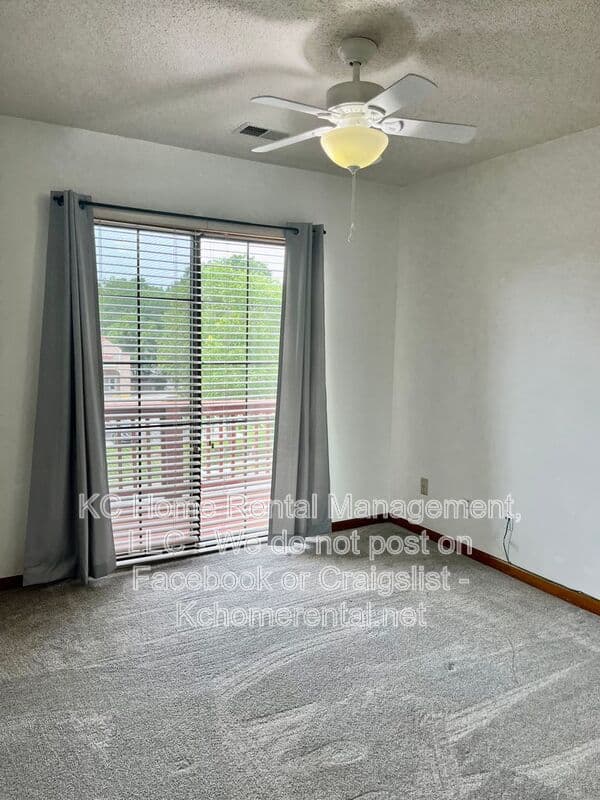 Shawnee House: 12027 W 58th Pl