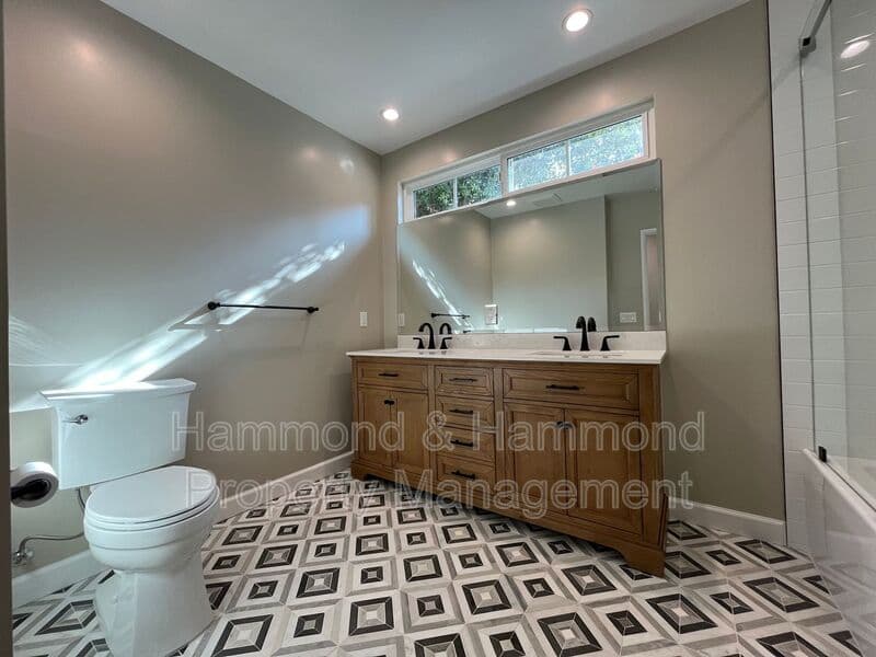 Sherman Oaks House: 13607 Huston St.