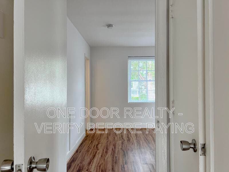 Williamsburg Condo: 732 Scotland Street