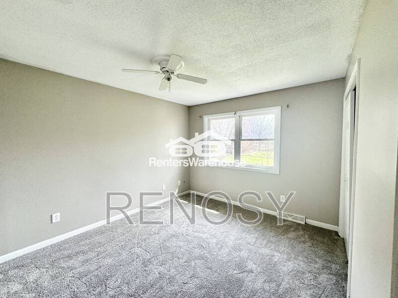 Des Moines House: 4924 Madison Ave